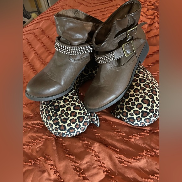 Brown sequined boots - Picture 2 of 2